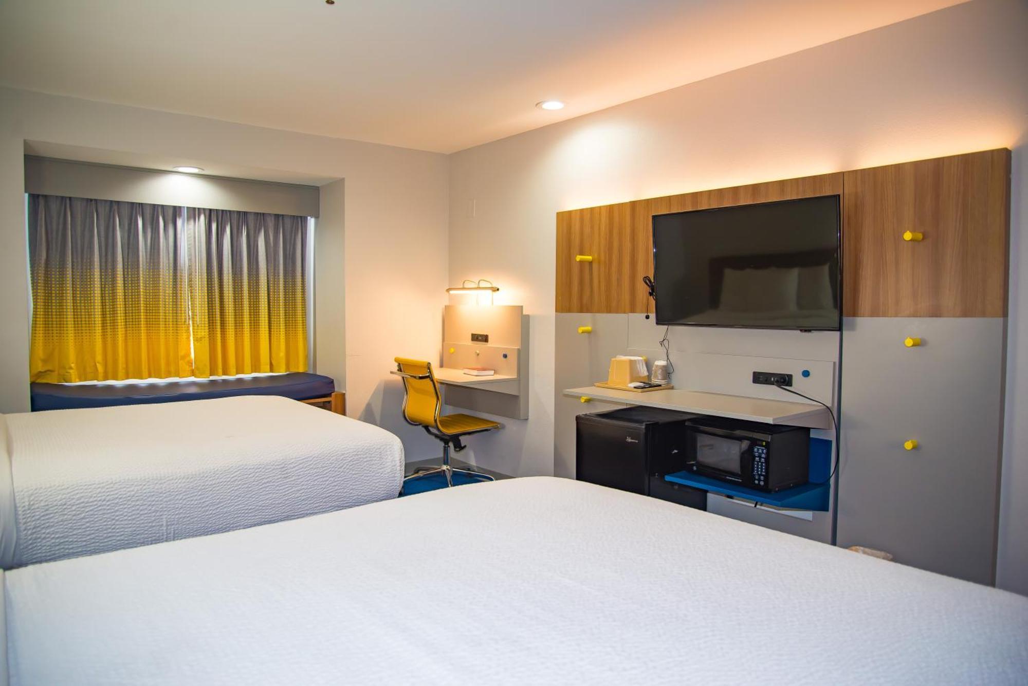 Microtel Inn & Suites By Wyndham Дафні Екстер'єр фото